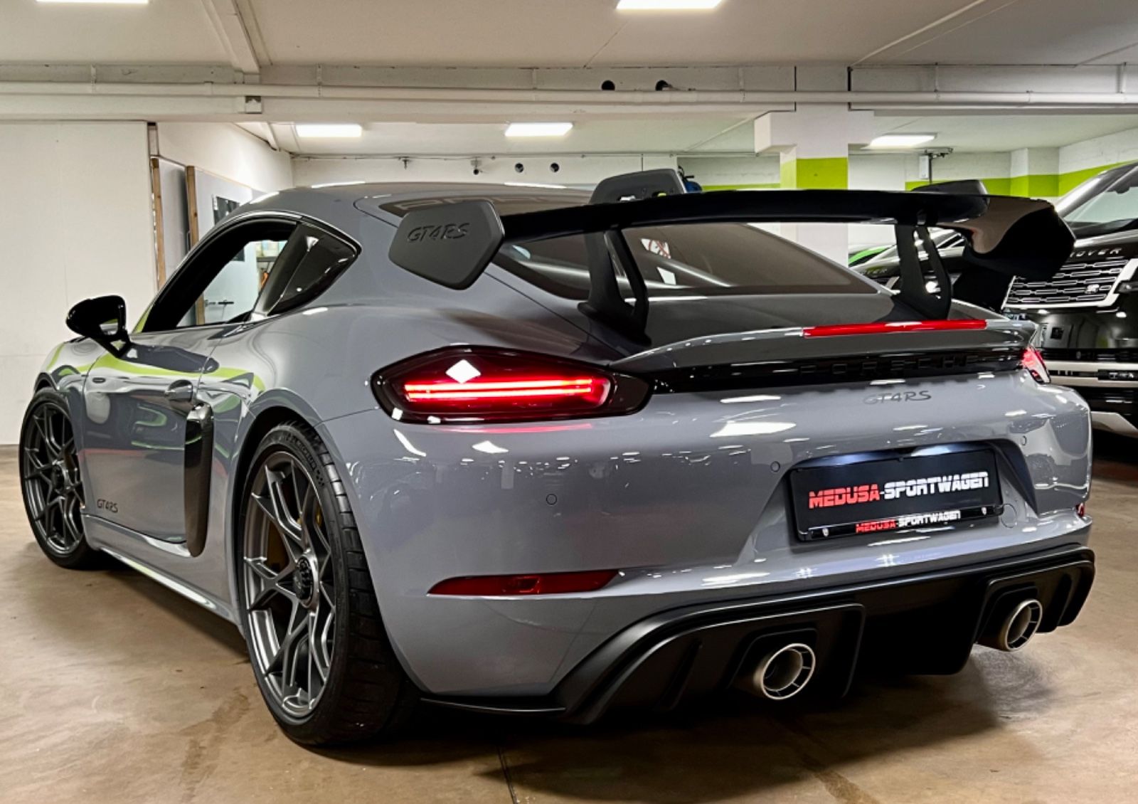 Fahrzeugabbildung Porsche CAYMAN GT4RS WEISSACH CLUBSPORT CERAMIC MY23 NEW