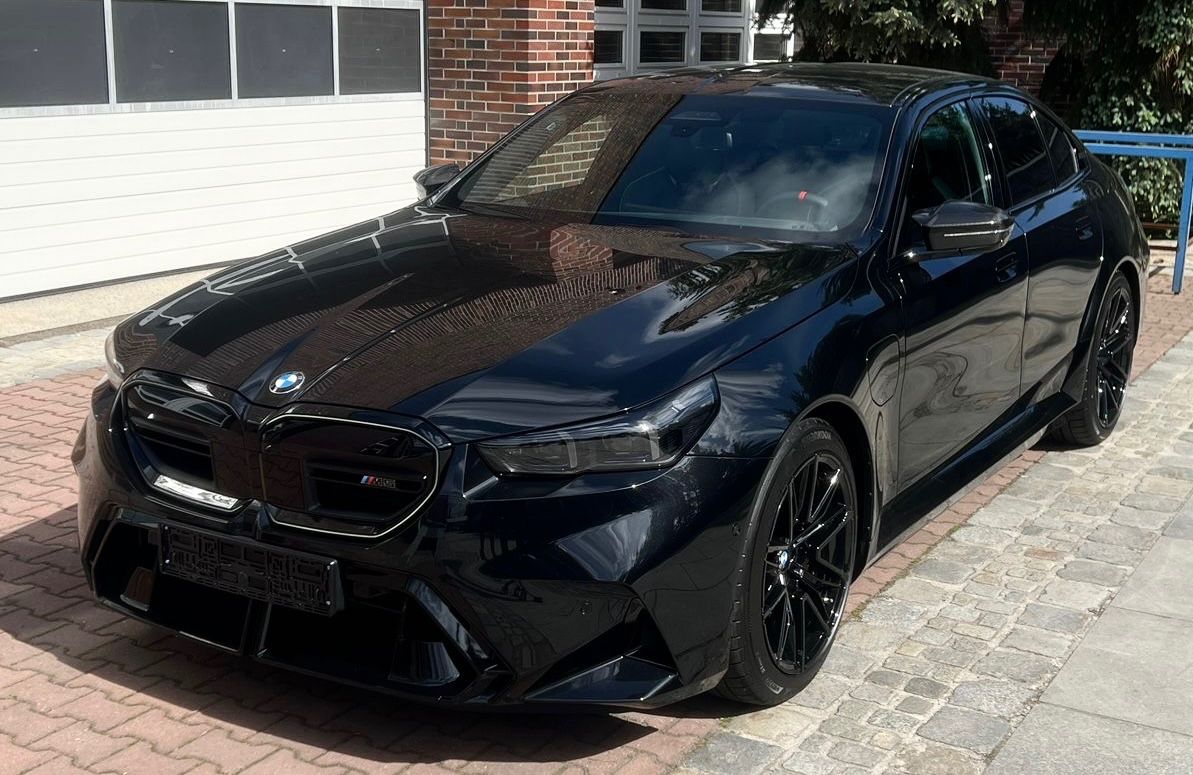 BMW M5 ULTIMATE CARBON EXT&INT CERAMIC B&W 25 FULL