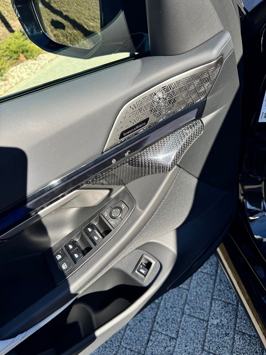 Fahrzeugabbildung BMW M5 ULTIMATE CARBON EXT&INT CERAMIC B&W 25 FULL