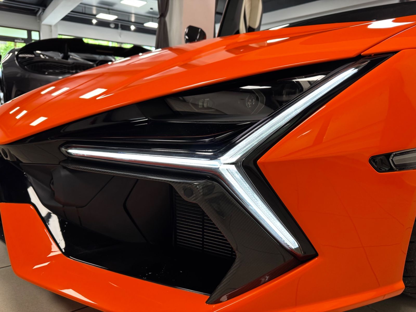 Fahrzeugabbildung Lamborghini REVUELTO ADPERSONAM INT CARBON EXT&INT PR25 FULL