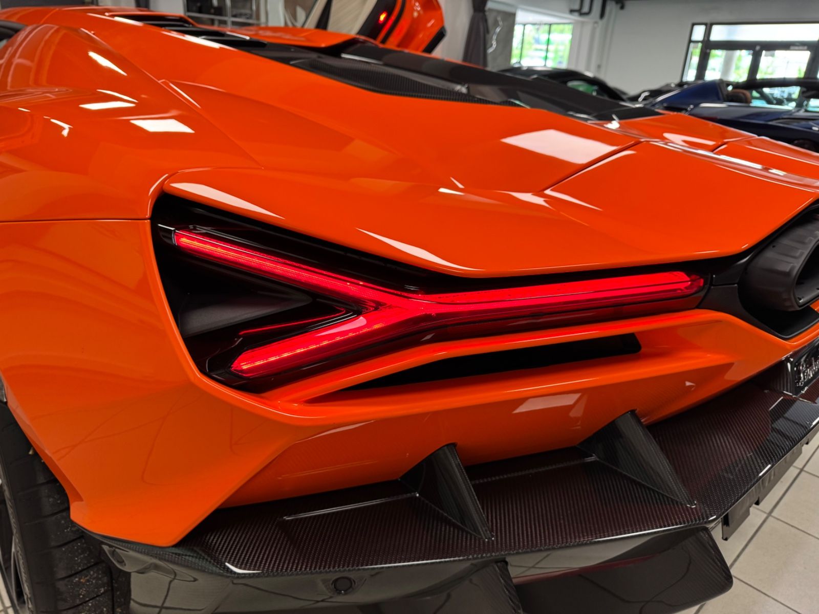 Fahrzeugabbildung Lamborghini REVUELTO ADPERSONAM INT CARBON EXT&INT PR25 FULL