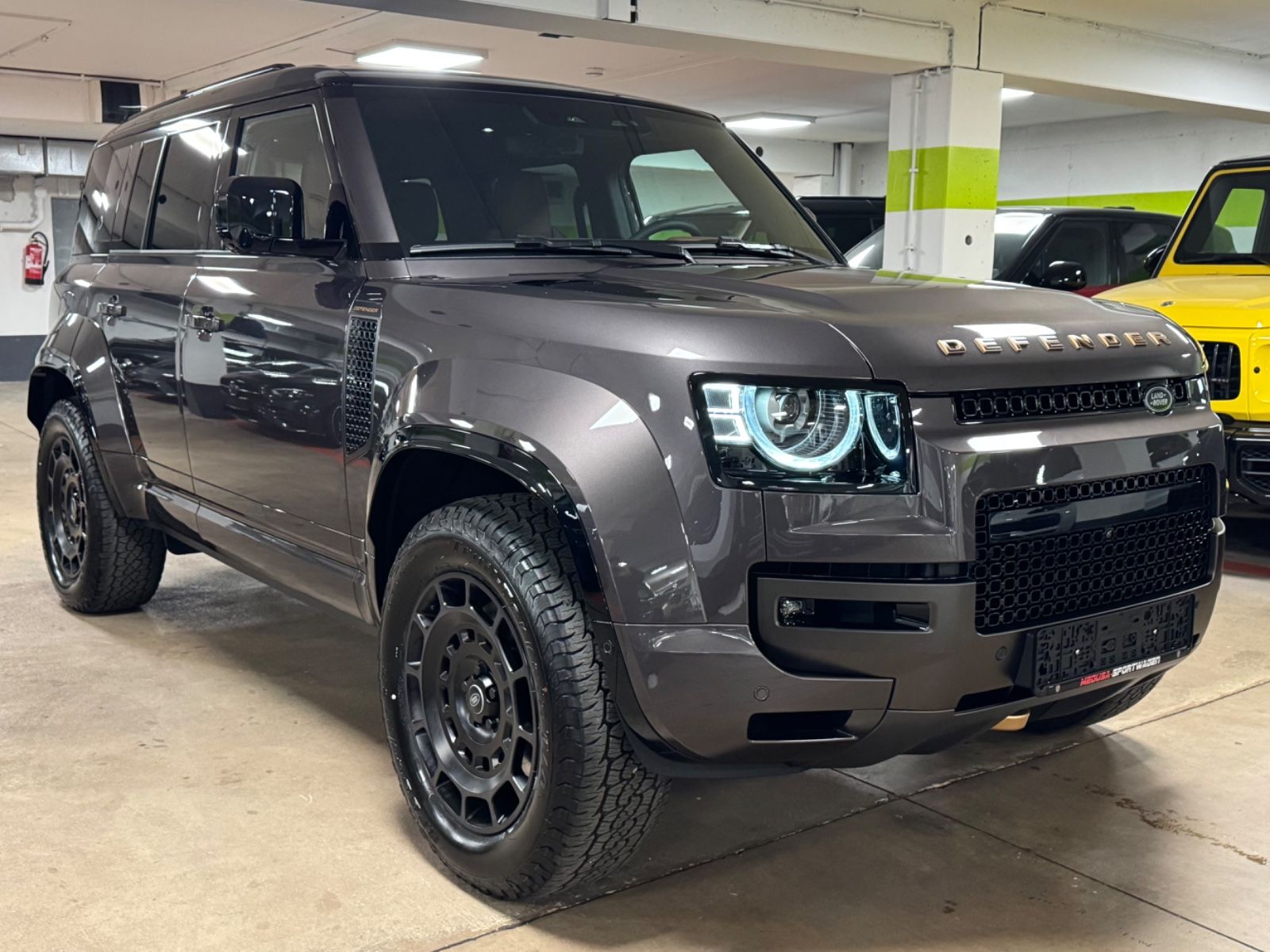 Land Rover DEFENDER 4.4 P635 110 OCTA GREY&BRAUN PR025 FULL