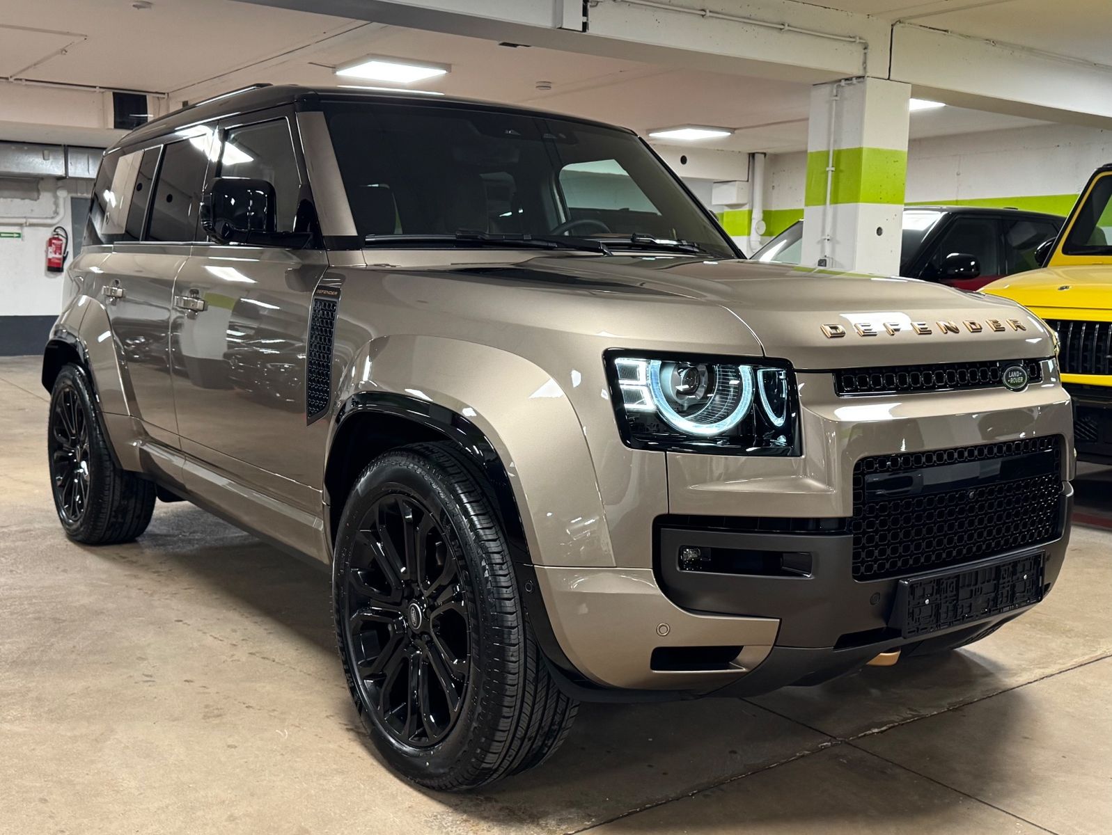 Land Rover DEFENDER 4.4 P635 110 OCTA GOLD&BRAUN PR025 FULL