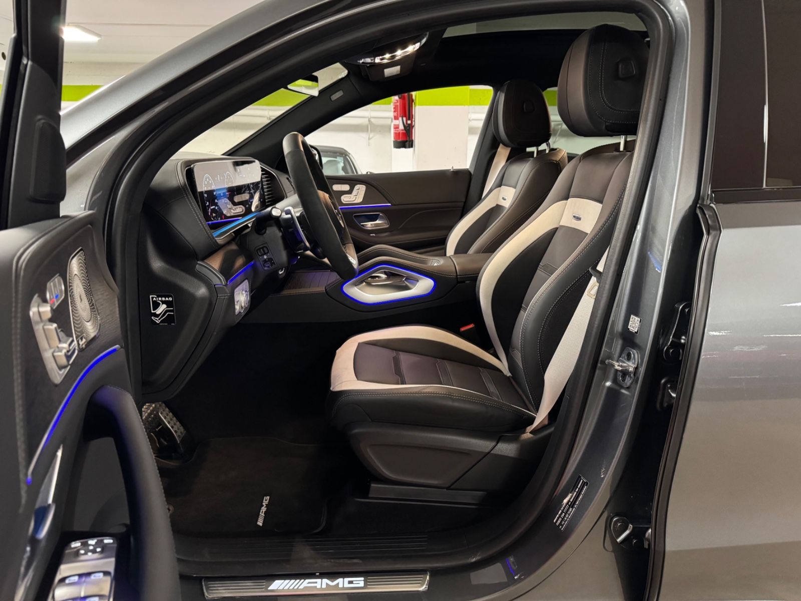 Fahrzeugabbildung Mercedes-Benz GLE 63 S AMG 4M+ COUPE FACELIFT MASSAG STANDHEIZ