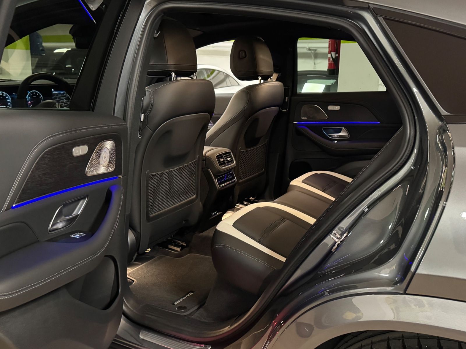 Fahrzeugabbildung Mercedes-Benz GLE 63 S AMG 4M+ COUPE FACELIFT MASSAG STANDHEIZ