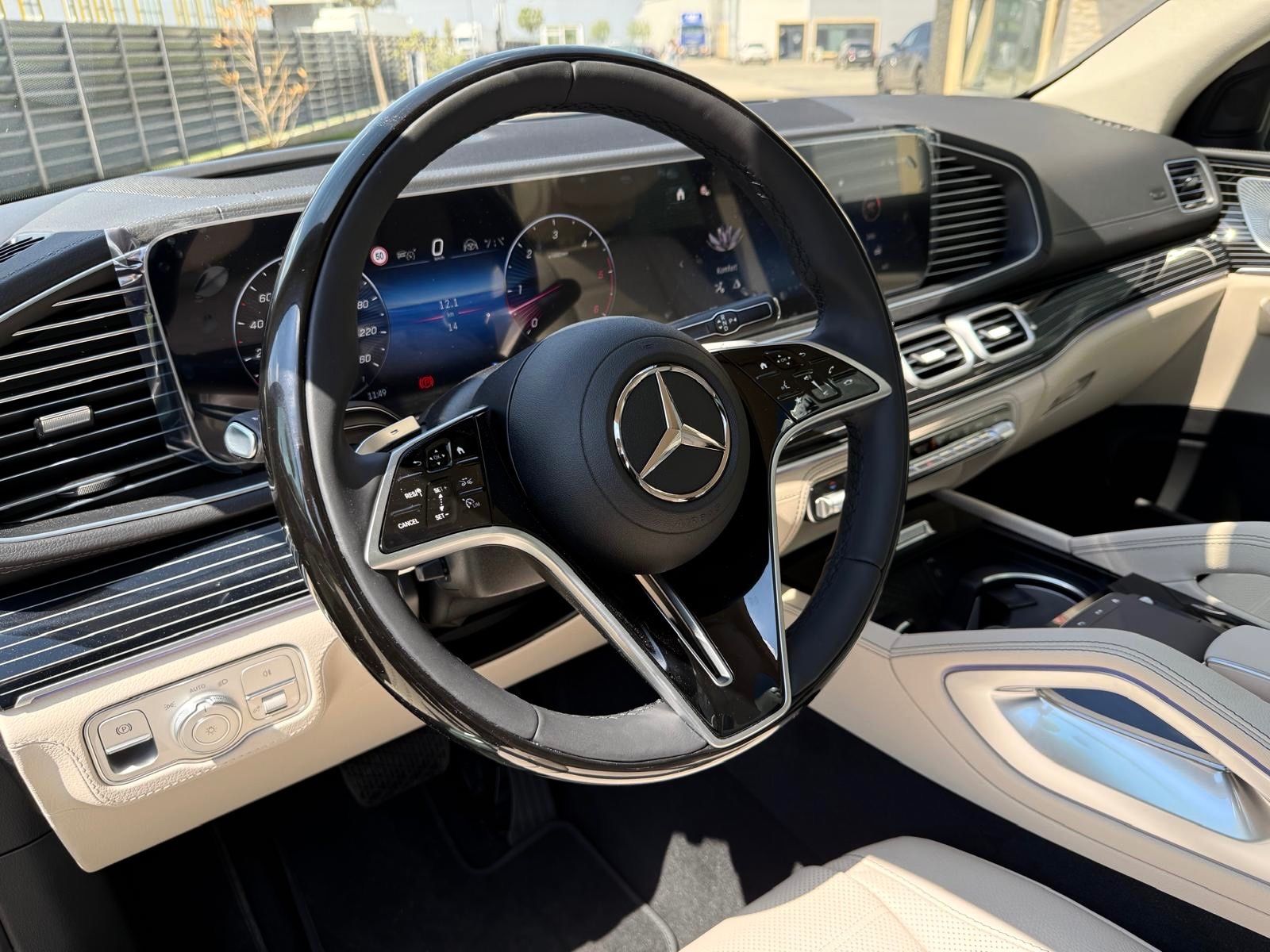 Fahrzeugabbildung Mercedes-Benz GLE 450 d 4M COUPE AMG EXLUSIVINT PANO PR25 FULL