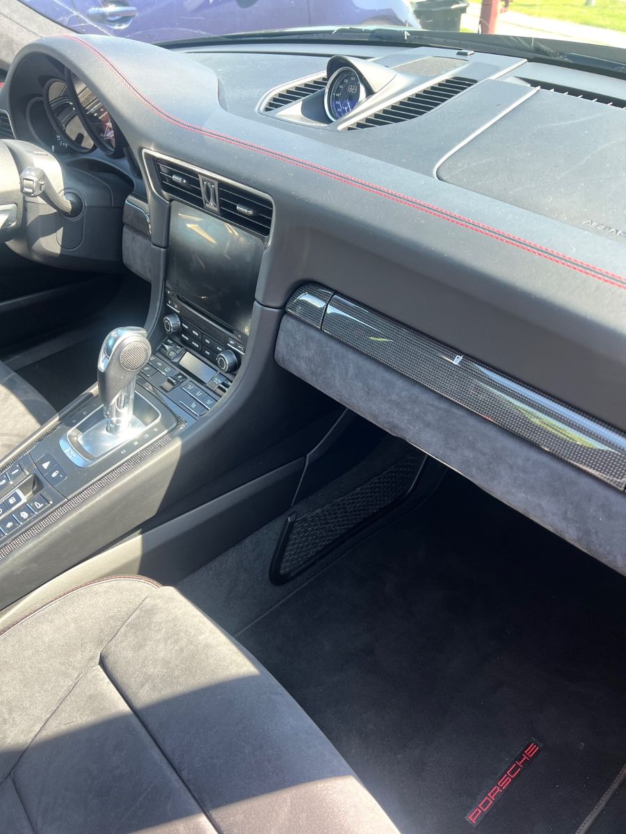 Fahrzeugabbildung Porsche 991 CARRERA GTS FACELIFT SAMMLER NUR 6500KM FULL