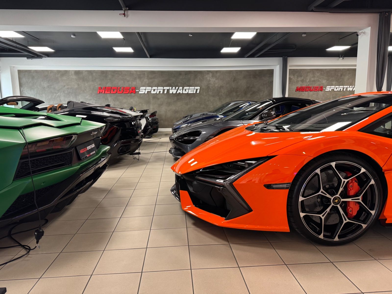 Fahrzeugabbildung Lamborghini REVUELTO ADPERSONAM INT CARBON EXT&INT PR25 FULL