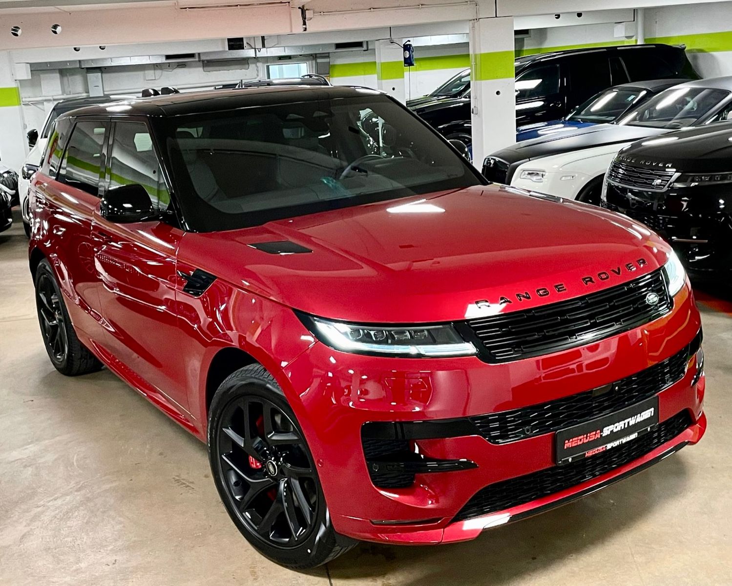 Fahrzeugabbildung Land Rover RR SPORT D300 DYNAMIC SE BLACKPACK PANO PROD22!
