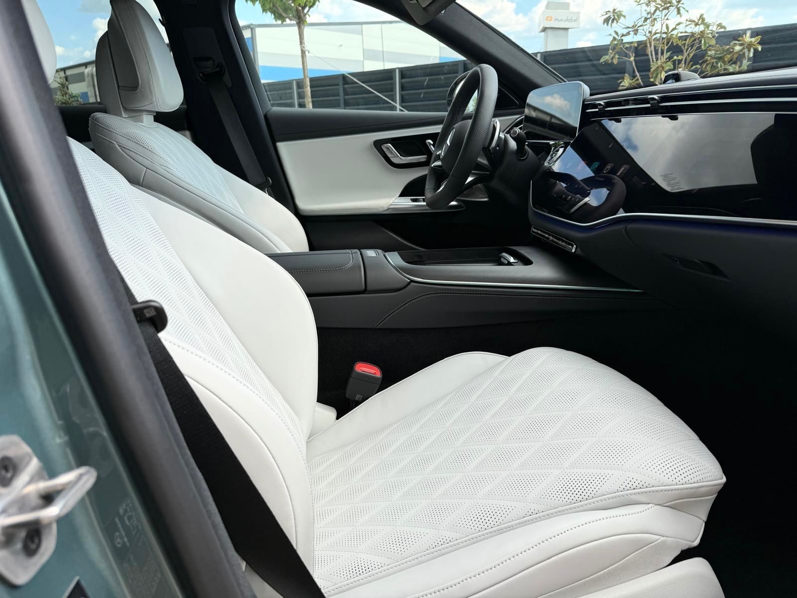 Fahrzeugabbildung Mercedes-Benz E 200 4M AMG LINE EXCLUSIV HYPERSCREEN BURMESTER