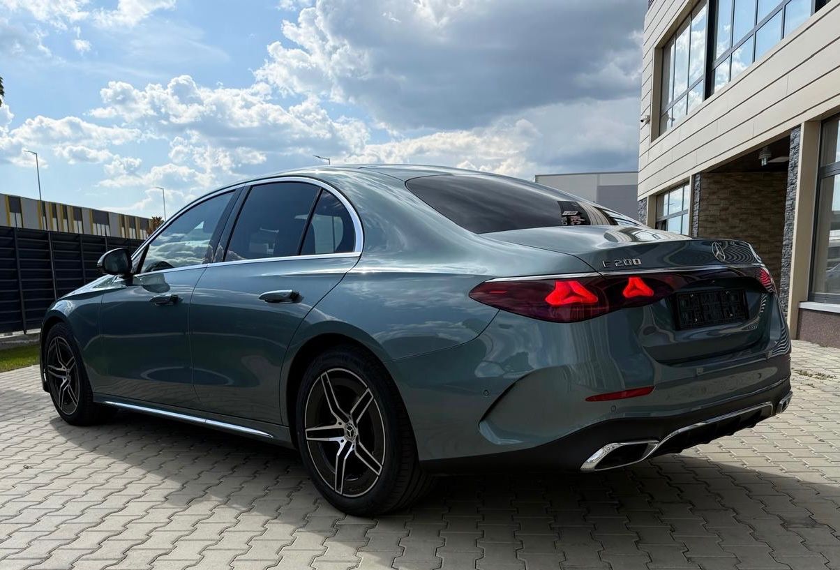 Fahrzeugabbildung Mercedes-Benz E 200 4M AMG LINE EXCLUSIV HYPERSCREEN BURMESTER