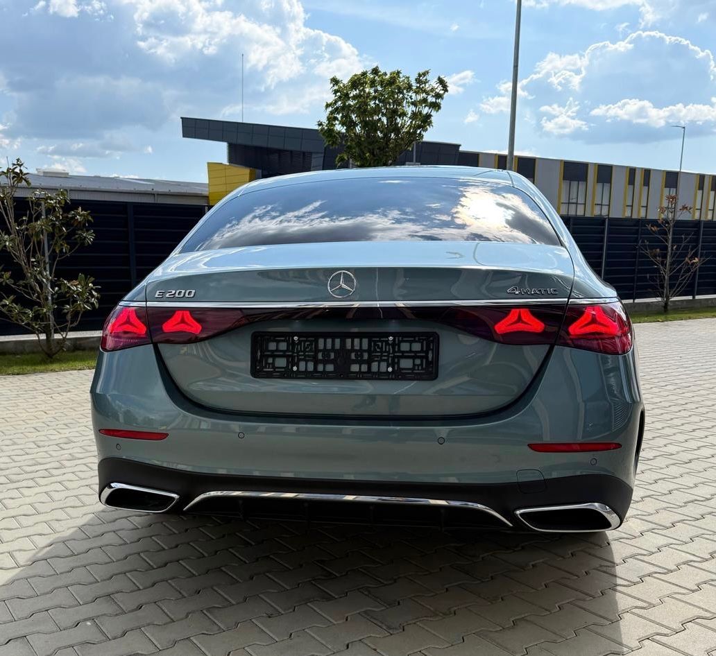 Fahrzeugabbildung Mercedes-Benz E 200 4M AMG LINE EXCLUSIV HYPERSCREEN BURMESTER