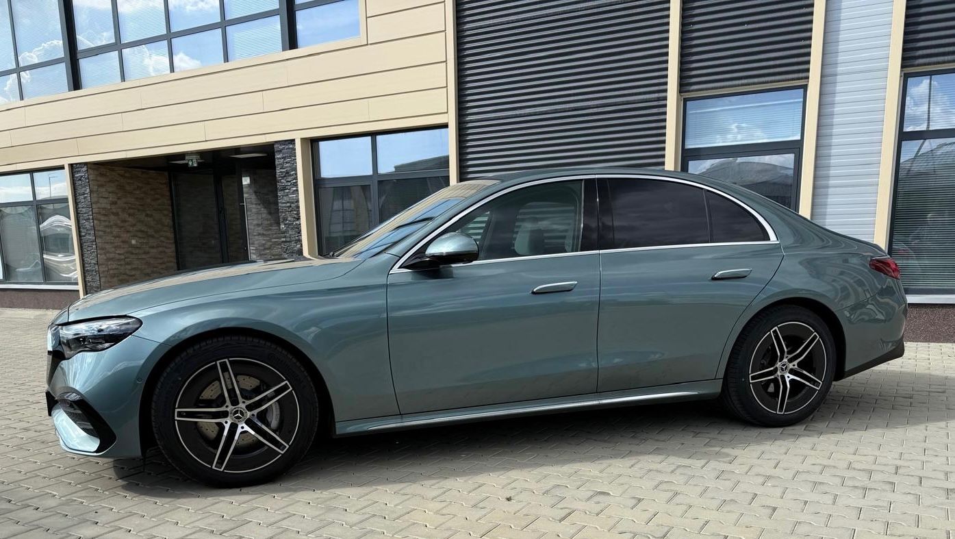 Fahrzeugabbildung Mercedes-Benz E 200 4M AMG LINE EXCLUSIV HYPERSCREEN BURMESTER