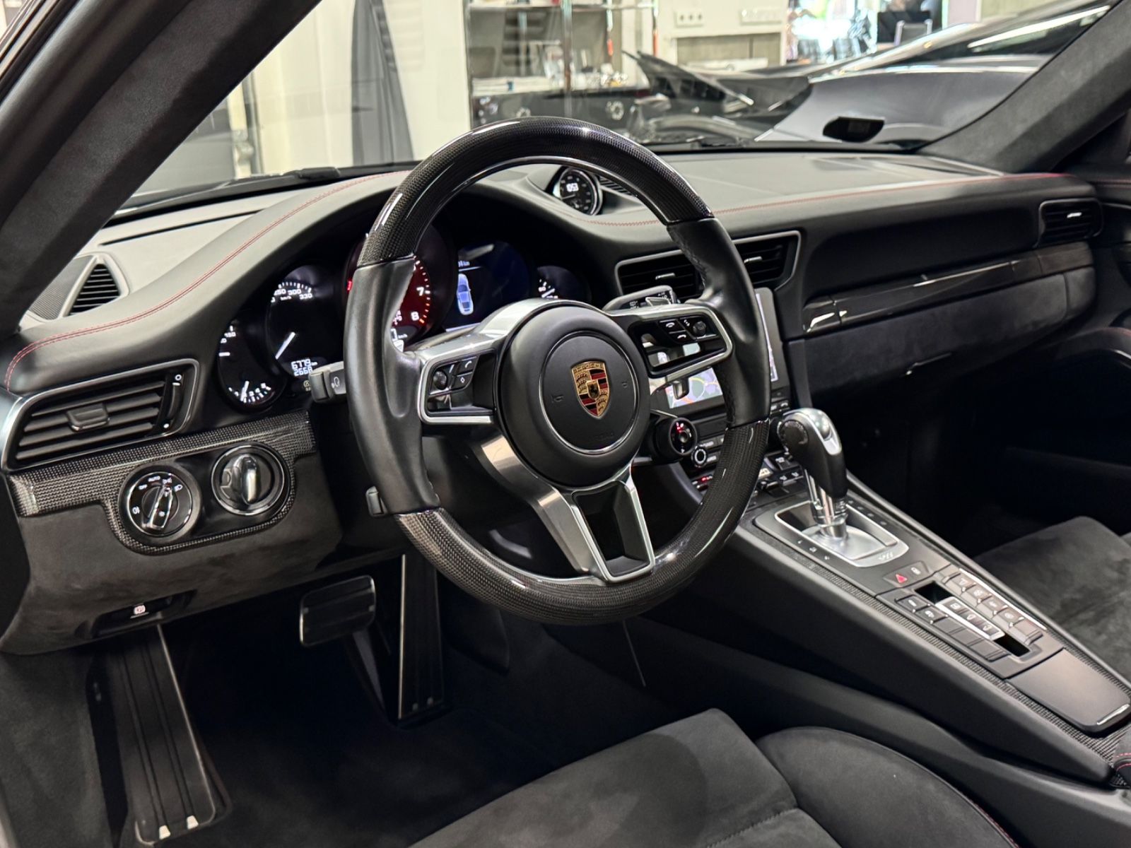 Fahrzeugabbildung Porsche 911 CARRERA GTS FACELIFT SAMMLER NUR 6500KM FULL