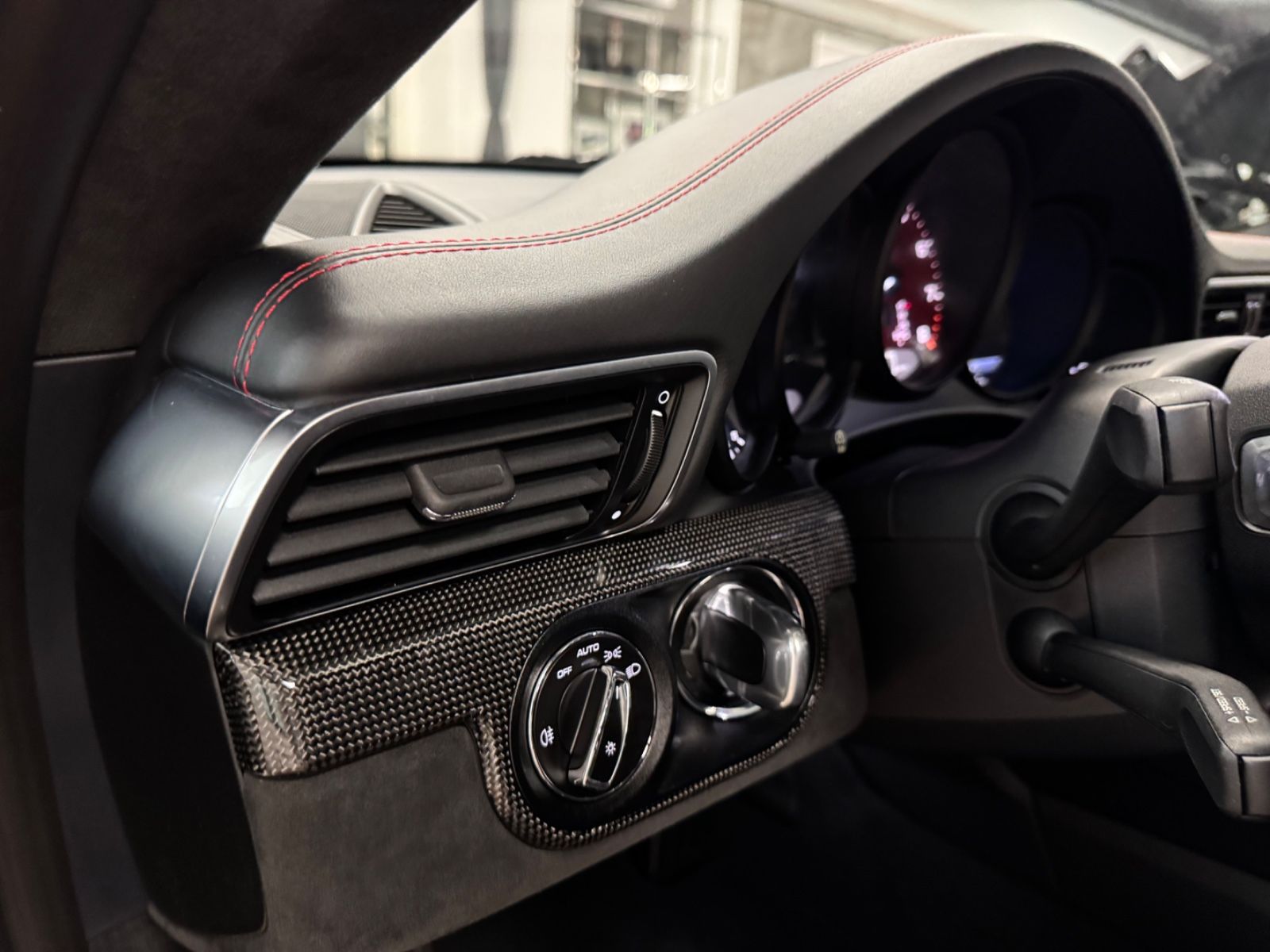Fahrzeugabbildung Porsche 911 CARRERA GTS FACELIFT SAMMLER NUR 6500KM FULL