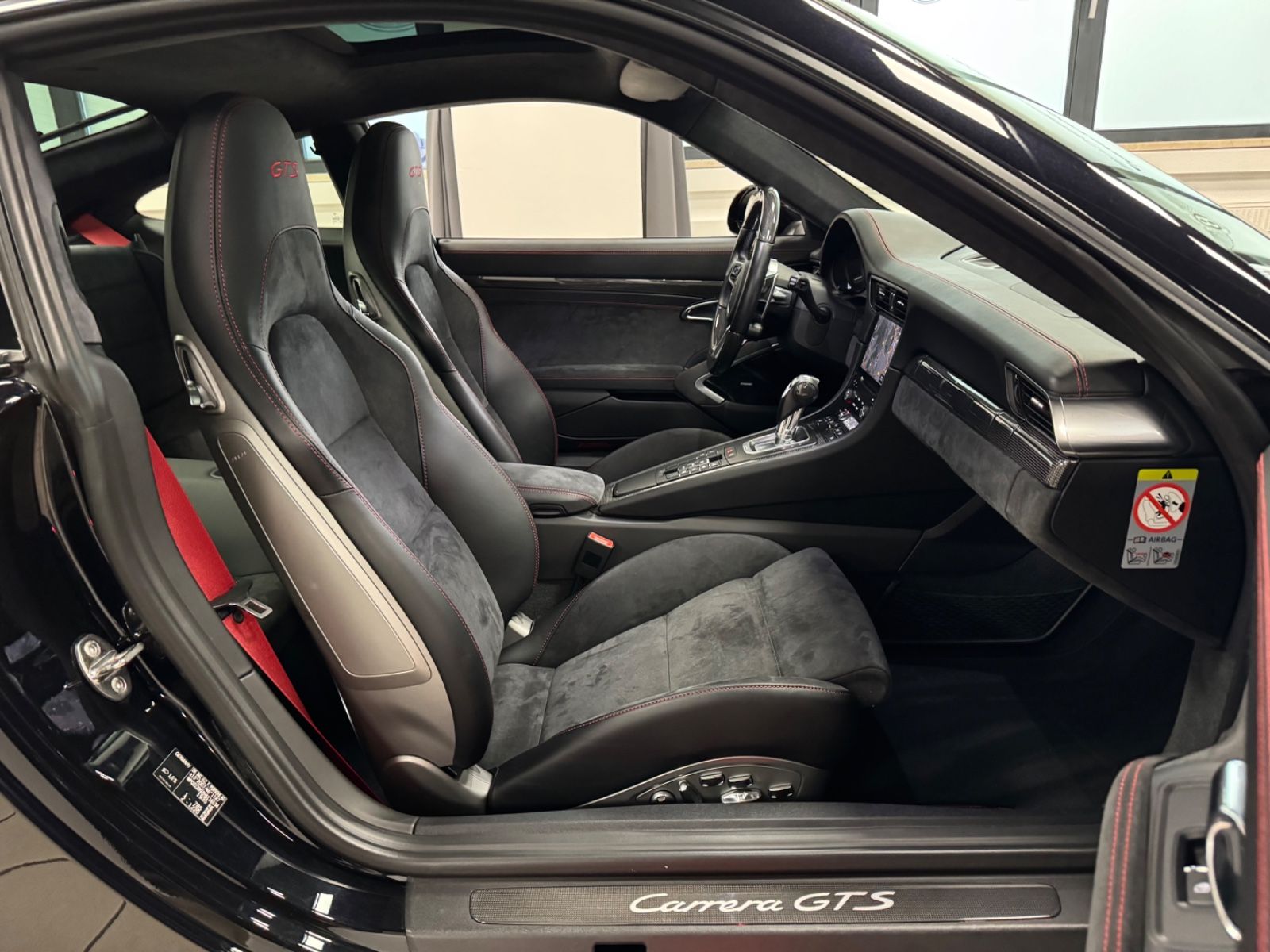 Fahrzeugabbildung Porsche 911 CARRERA GTS FACELIFT SAMMLER NUR 6500KM FULL