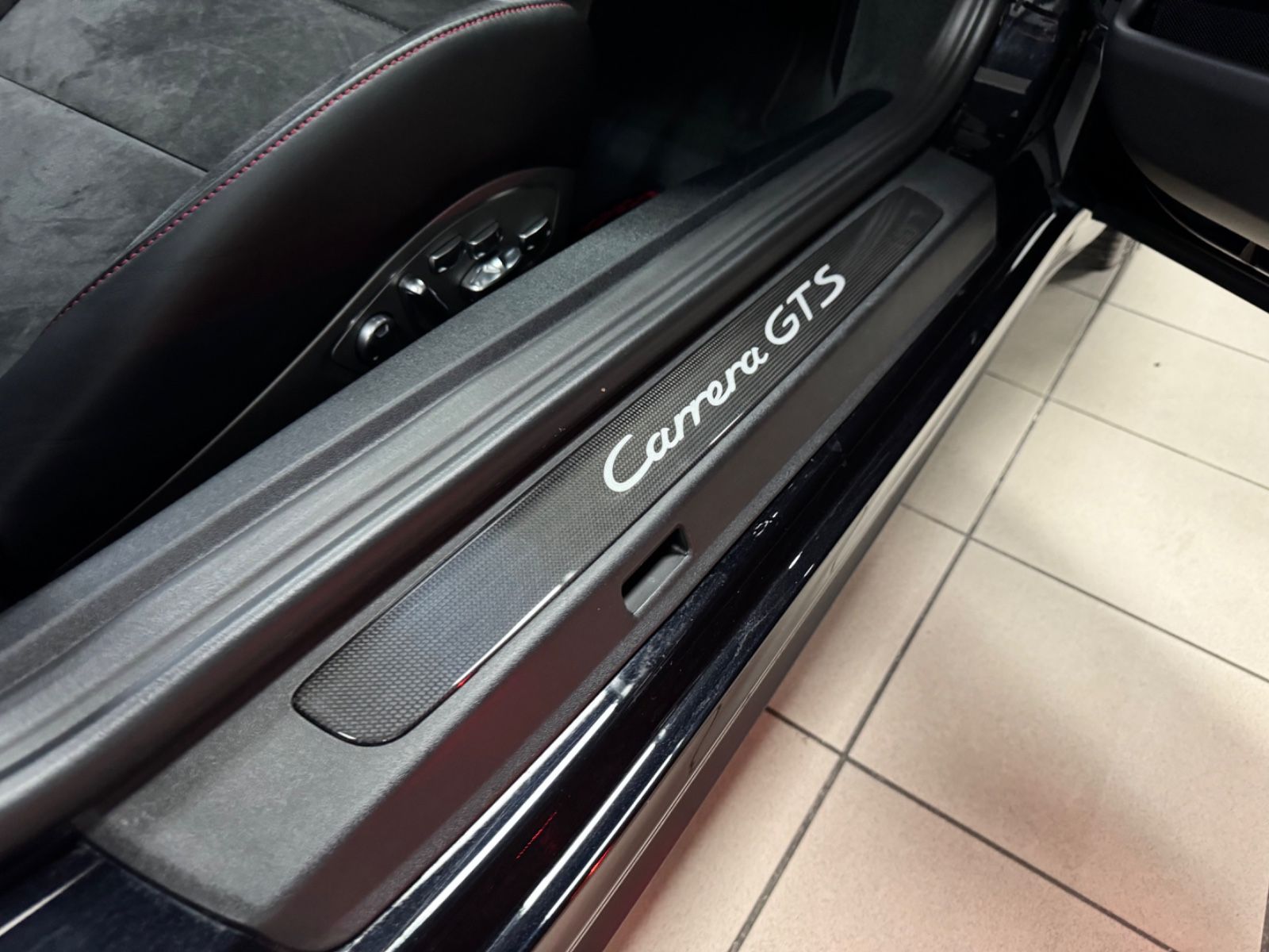 Fahrzeugabbildung Porsche 911 CARRERA GTS FACELIFT SAMMLER NUR 6500KM FULL