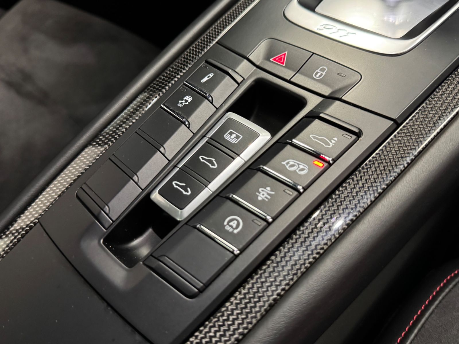 Fahrzeugabbildung Porsche 911 CARRERA GTS FACELIFT SAMMLER NUR 6500KM FULL