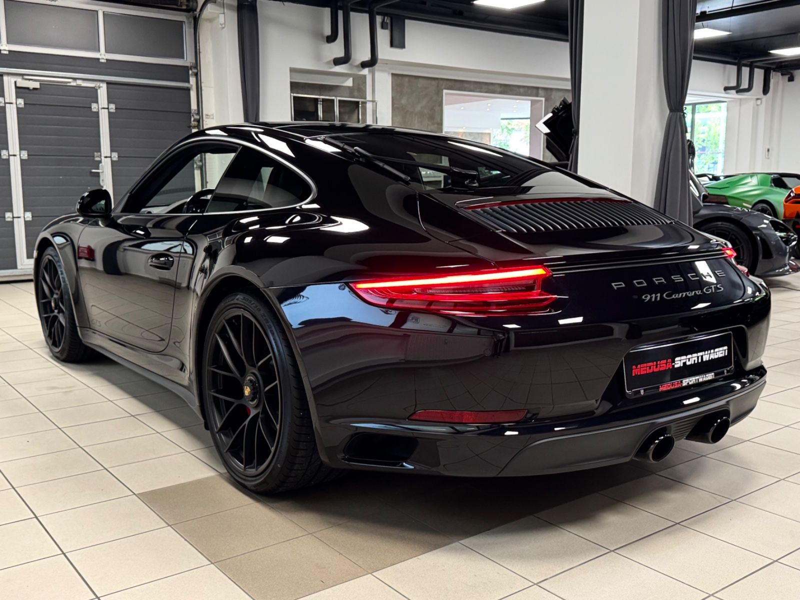 Fahrzeugabbildung Porsche 911 CARRERA GTS FACELIFT SAMMLER NUR 6500KM FULL