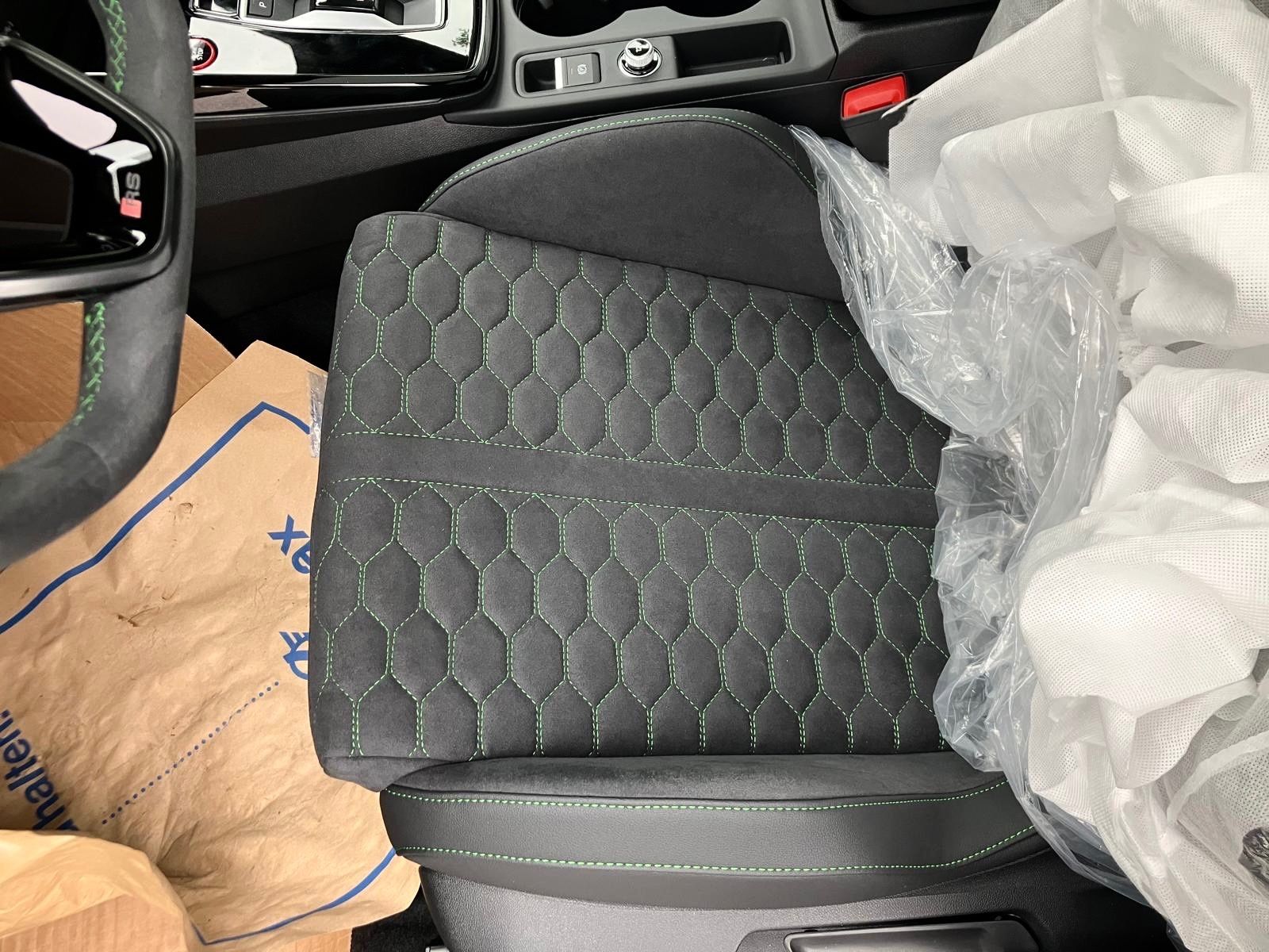 Fahrzeugabbildung Audi RS3 SPORTBACK CARBON INT&EXT CERAMIC PANO25 FULL