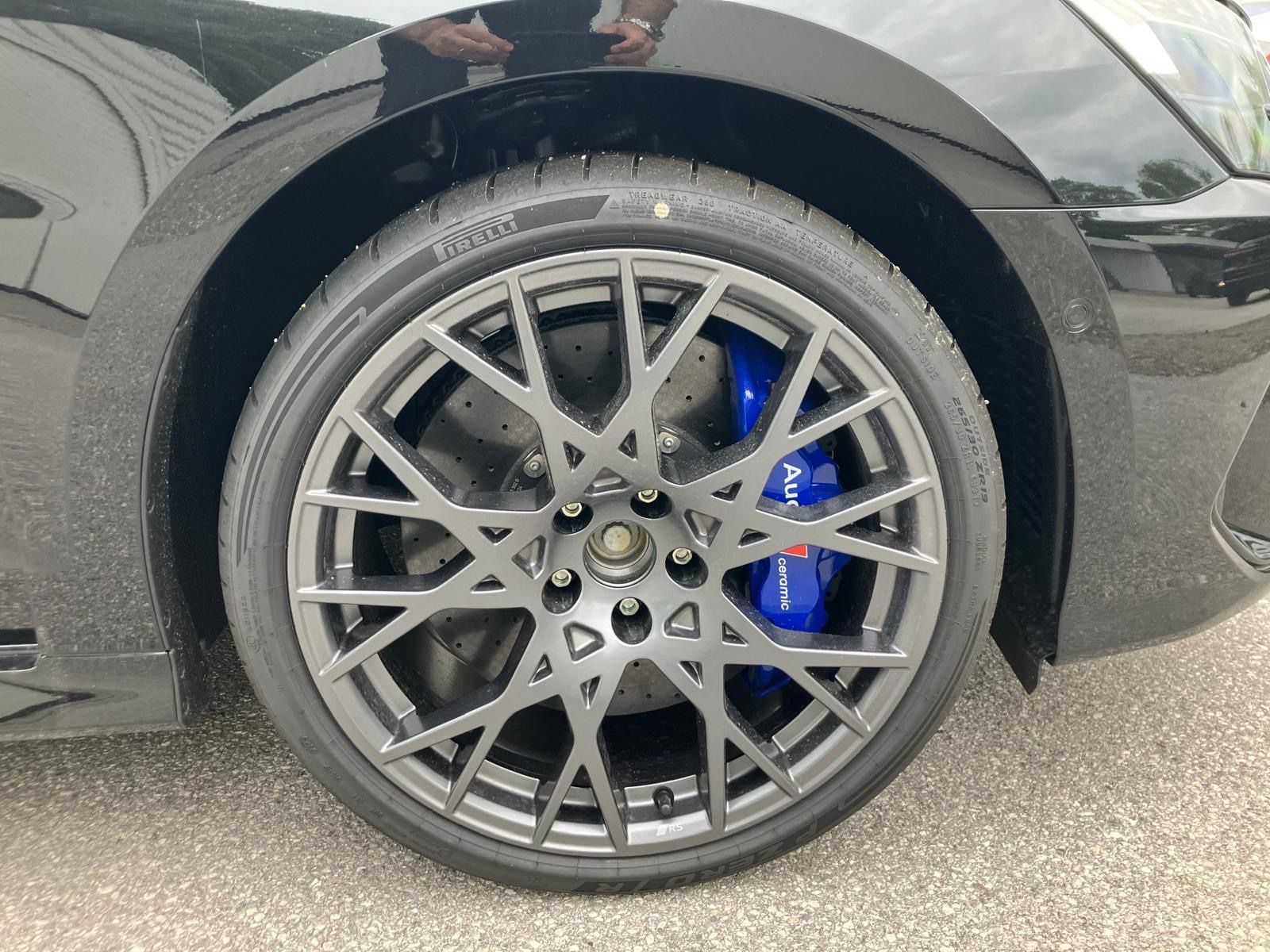 Fahrzeugabbildung Audi RS3 SPORTBACK CARBON INT&EXT CERAMIC PANO25 FULL