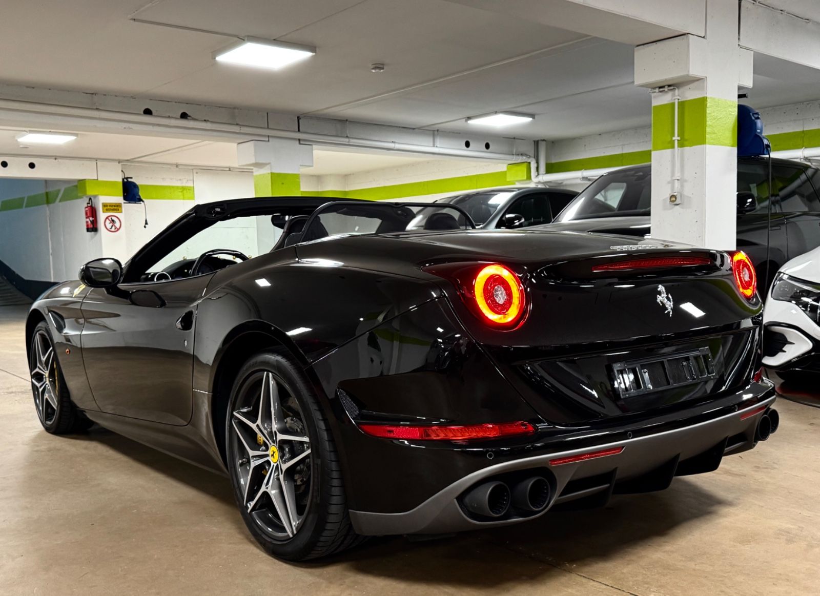 Fahrzeugabbildung Ferrari CALIFORNIA T HANDLING SPECIALE CARBONPACK FULL!