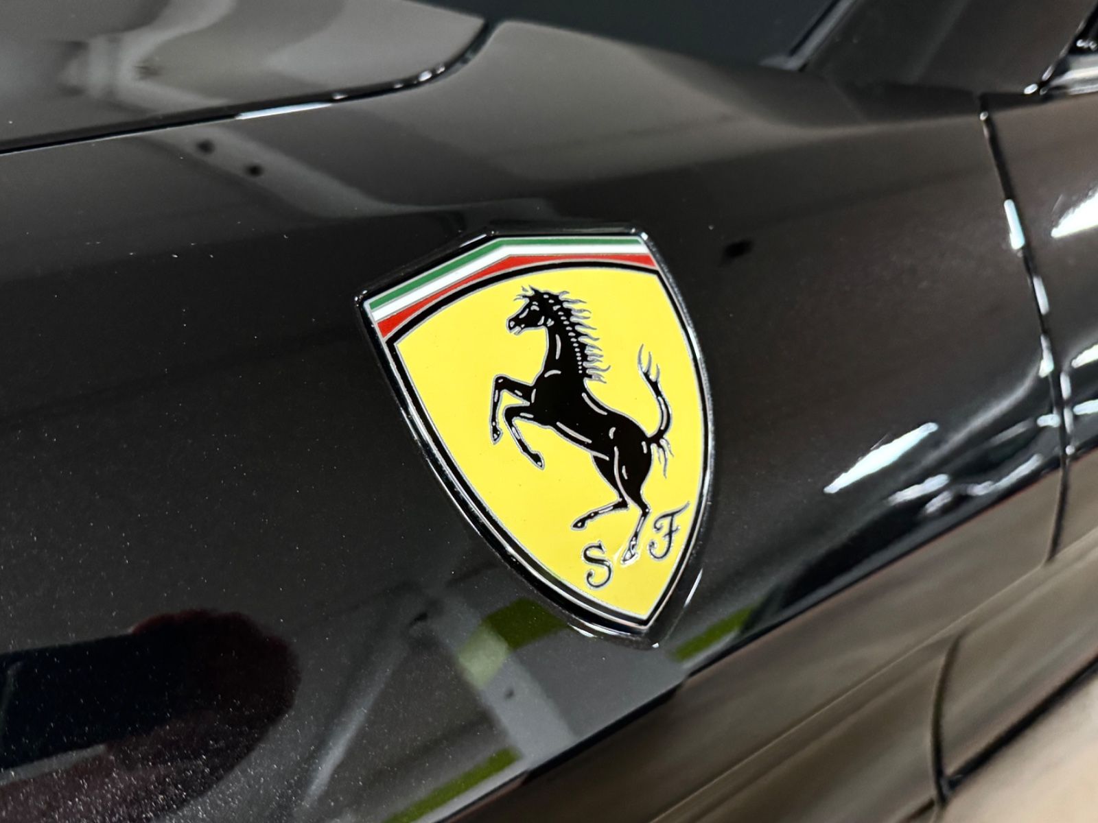 Fahrzeugabbildung Ferrari CALIFORNIA T HANDLING SPECIALE CARBONPACK FULL!
