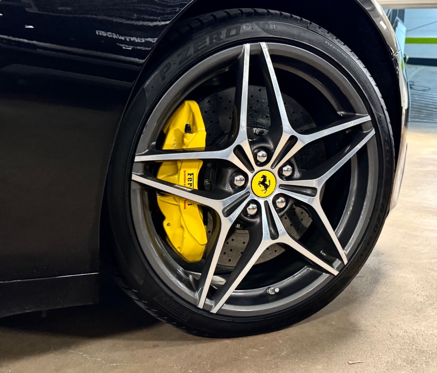 Fahrzeugabbildung Ferrari CALIFORNIA T HANDLING SPECIALE CARBONPACK FULL!