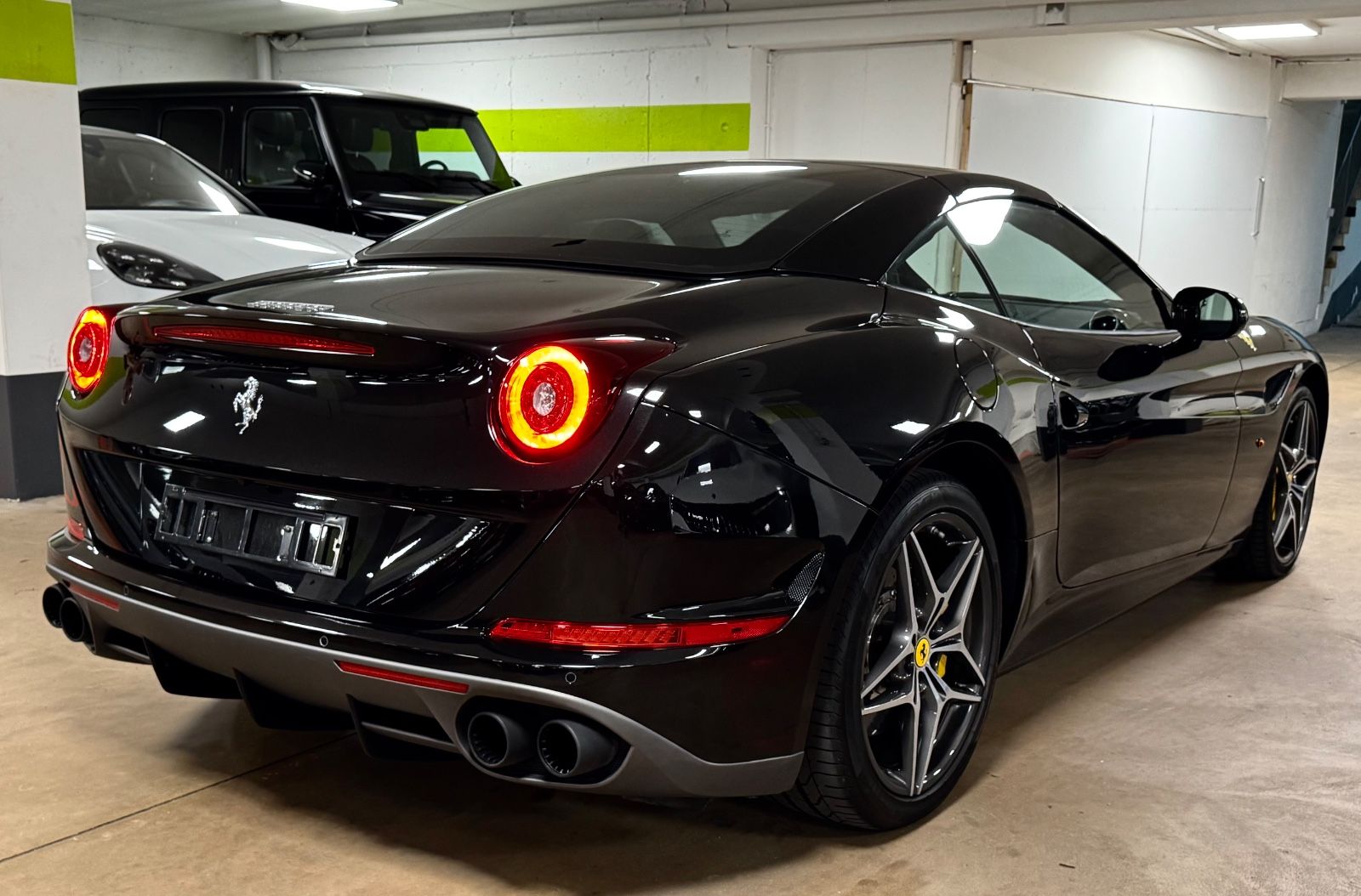 Fahrzeugabbildung Ferrari CALIFORNIA T HANDLING SPECIALE CARBONPACK FULL!