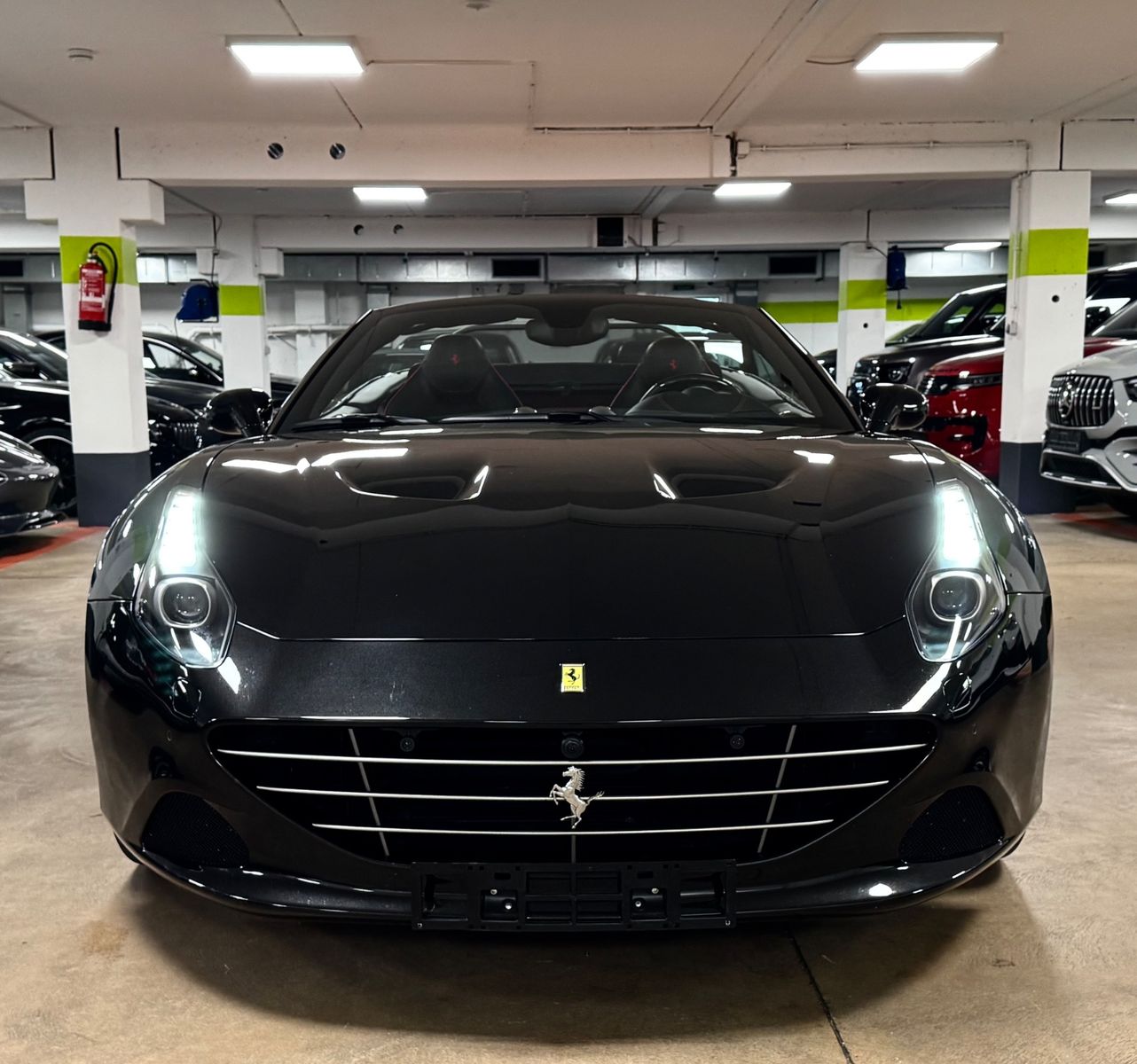 Fahrzeugabbildung Ferrari CALIFORNIA T HANDLING SPECIALE CARBONPACK FULL!