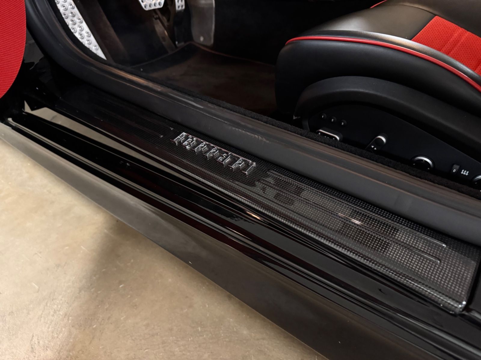 Fahrzeugabbildung Ferrari CALIFORNIA T HANDLING SPECIALE CARBONPACK FULL!