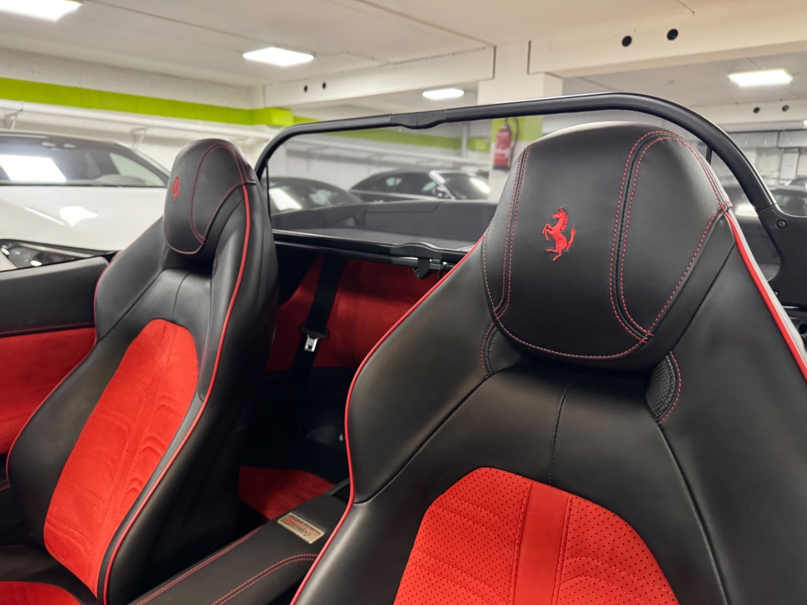 Fahrzeugabbildung Ferrari CALIFORNIA T HANDLING SPECIALE CARBONPACK FULL!