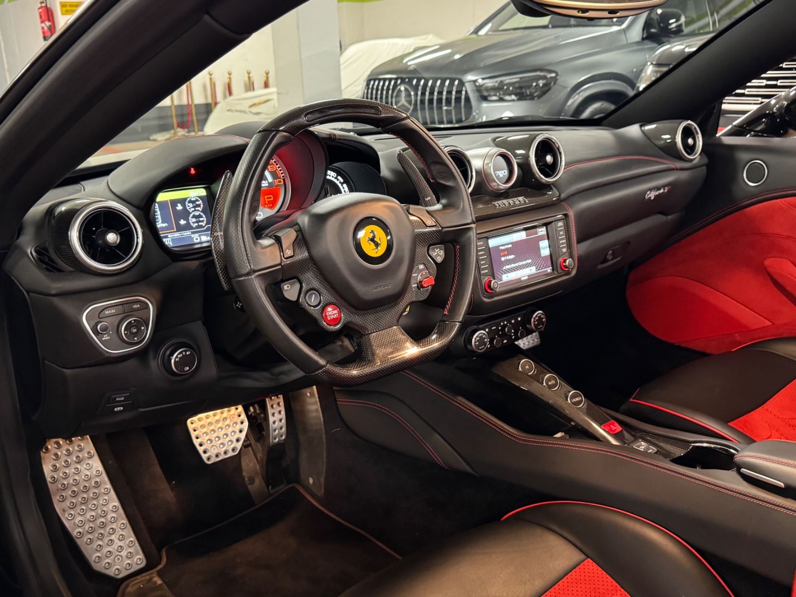 Fahrzeugabbildung Ferrari CALIFORNIA T HANDLING SPECIALE CARBONPACK FULL!