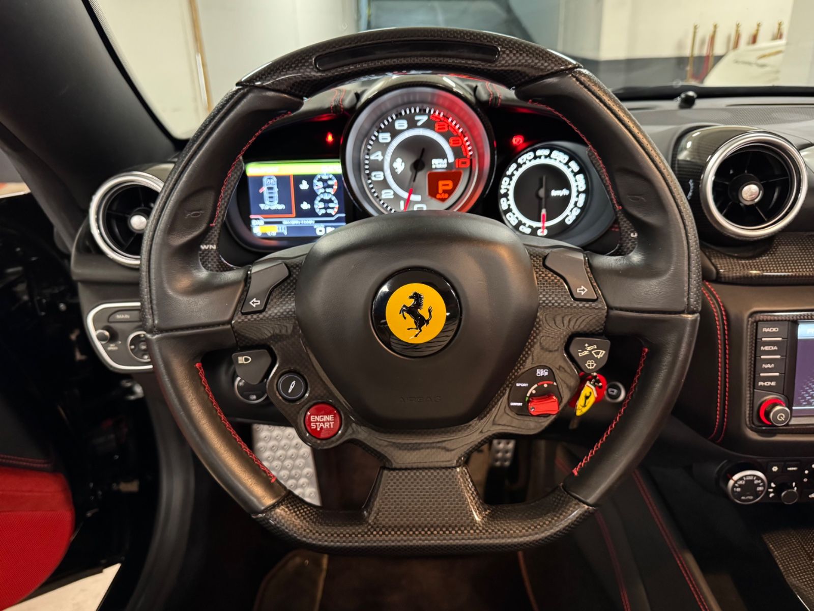 Fahrzeugabbildung Ferrari CALIFORNIA T HANDLING SPECIALE CARBONPACK FULL!