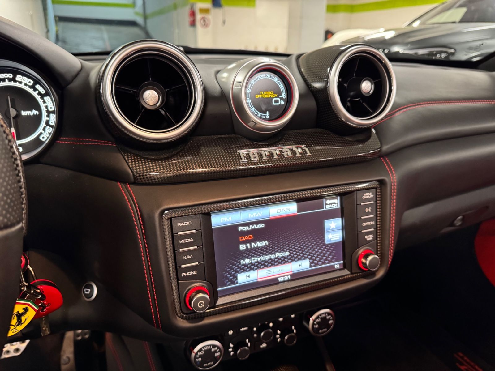 Fahrzeugabbildung Ferrari CALIFORNIA T HANDLING SPECIALE CARBONPACK FULL!