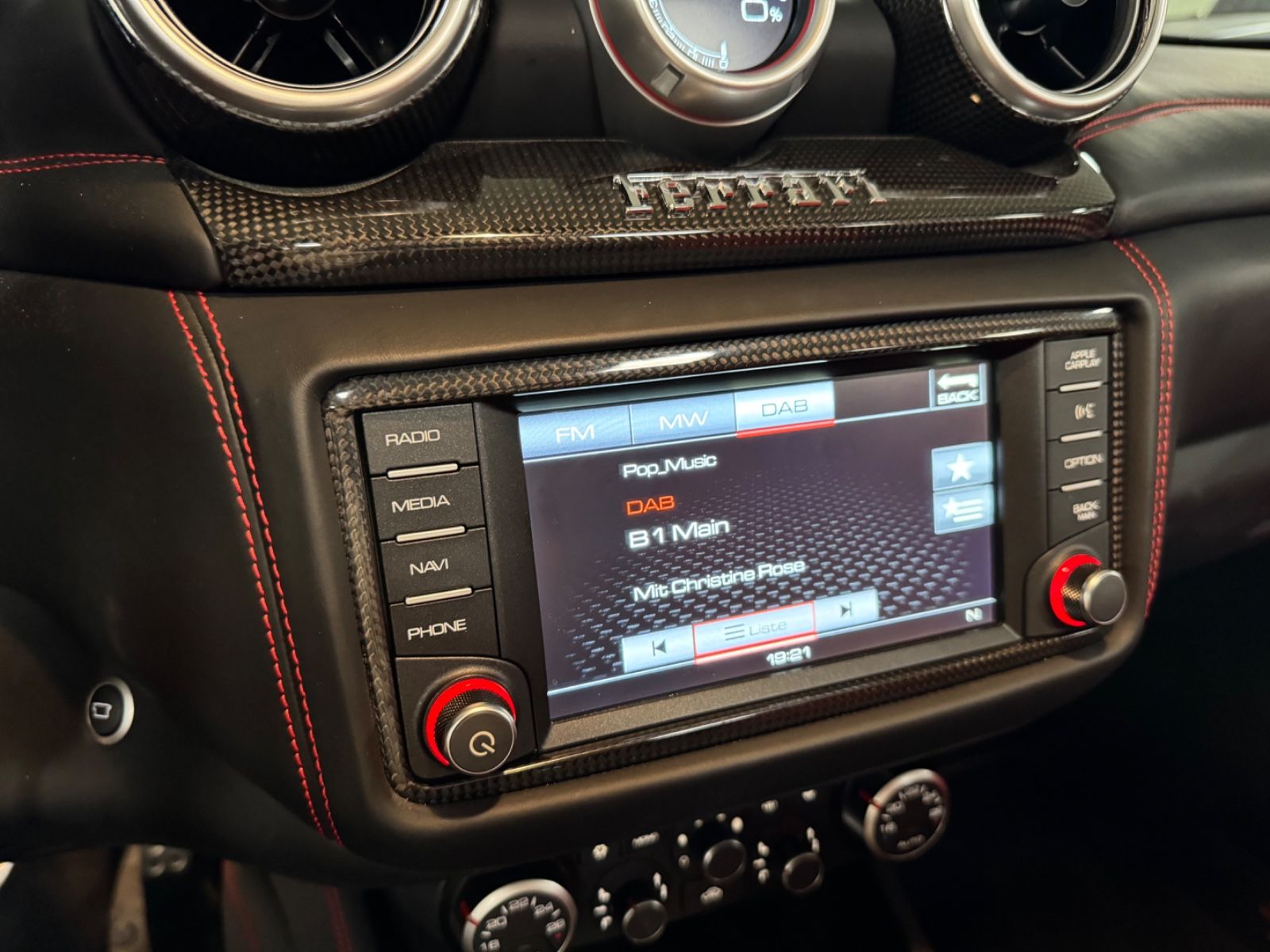 Fahrzeugabbildung Ferrari CALIFORNIA T HANDLING SPECIALE CARBONPACK FULL!