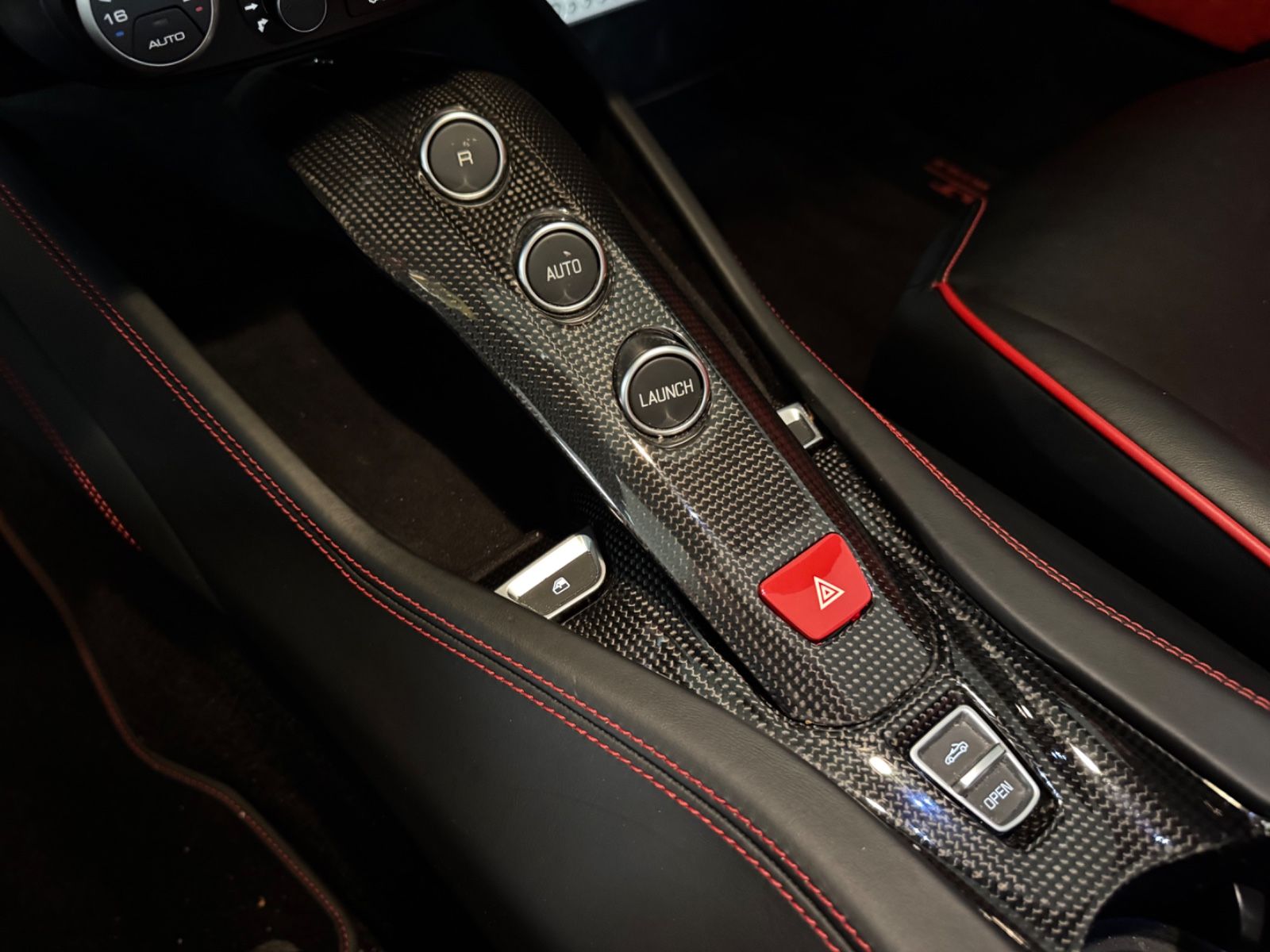 Fahrzeugabbildung Ferrari CALIFORNIA T HANDLING SPECIALE CARBONPACK FULL!