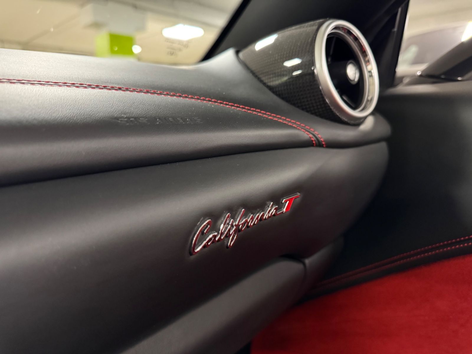 Fahrzeugabbildung Ferrari CALIFORNIA T HANDLING SPECIALE CARBONPACK FULL!