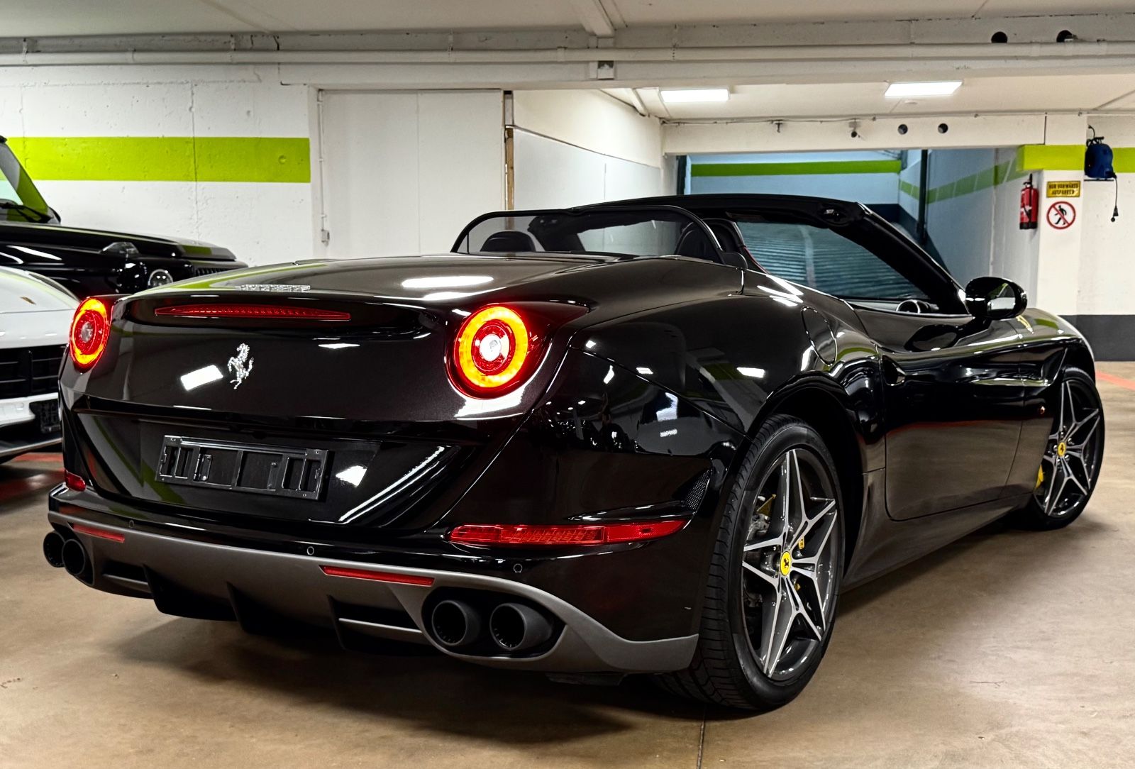 Fahrzeugabbildung Ferrari CALIFORNIA T HANDLING SPECIALE CARBONPACK FULL!