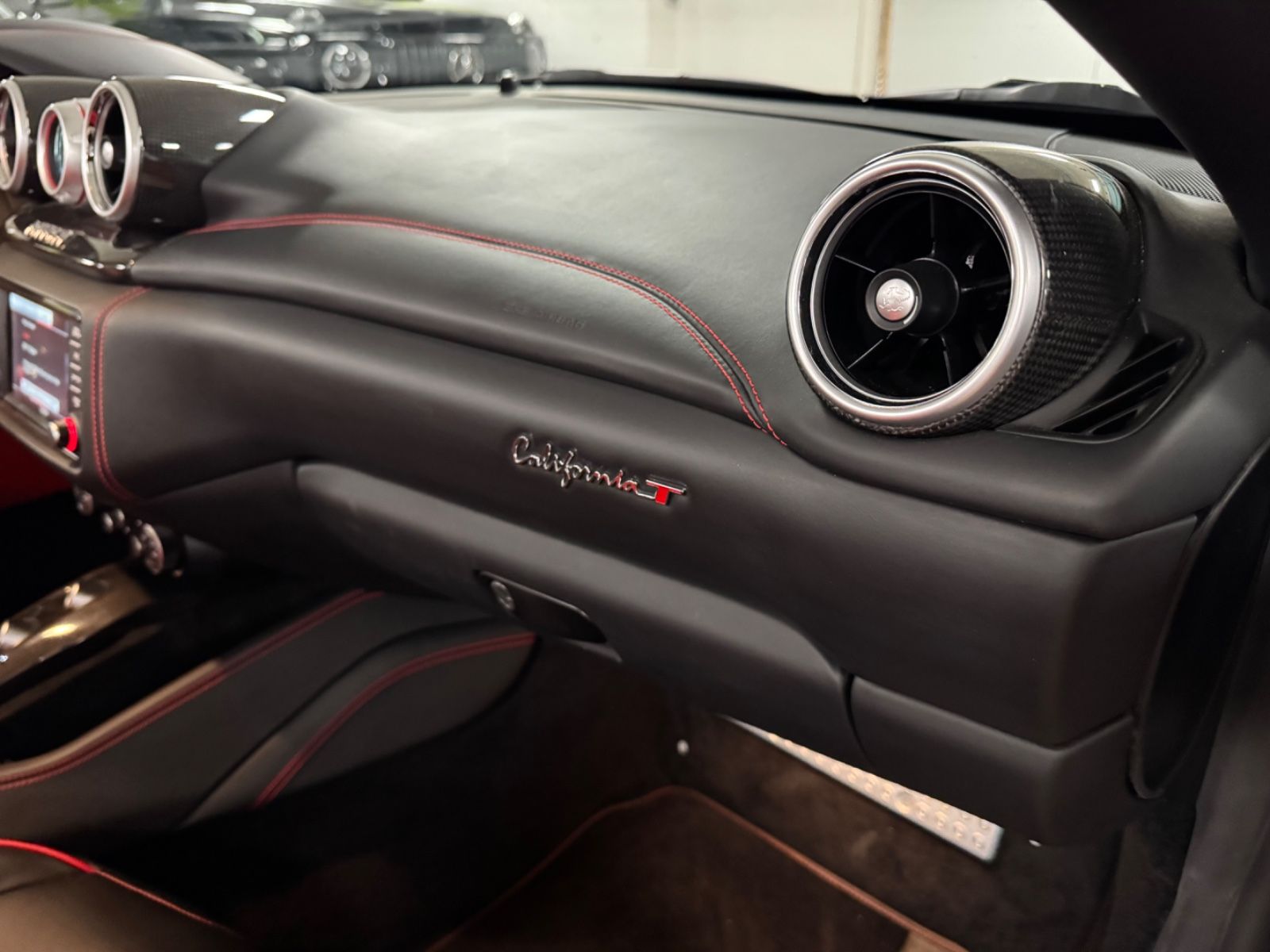Fahrzeugabbildung Ferrari CALIFORNIA T HANDLING SPECIALE CARBONPACK FULL!