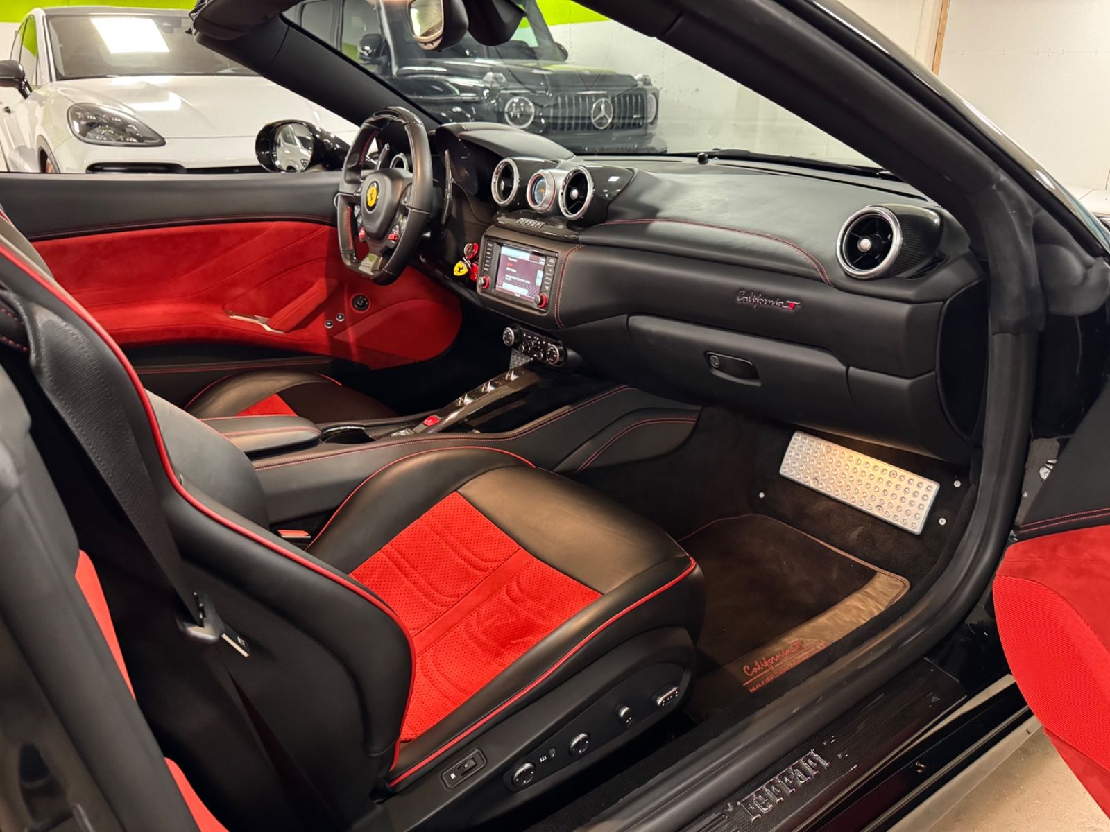 Fahrzeugabbildung Ferrari CALIFORNIA T HANDLING SPECIALE CARBONPACK FULL!
