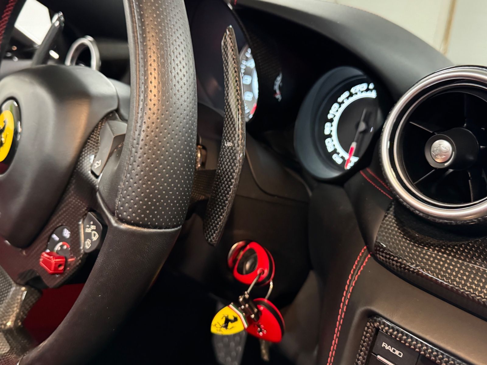 Fahrzeugabbildung Ferrari CALIFORNIA T HANDLING SPECIALE CARBONPACK FULL!