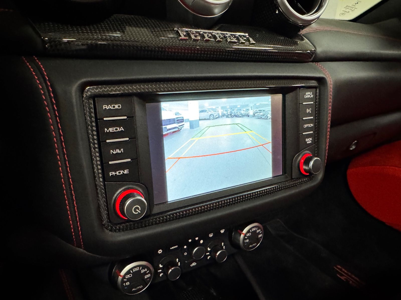 Fahrzeugabbildung Ferrari CALIFORNIA T HANDLING SPECIALE CARBONPACK FULL!