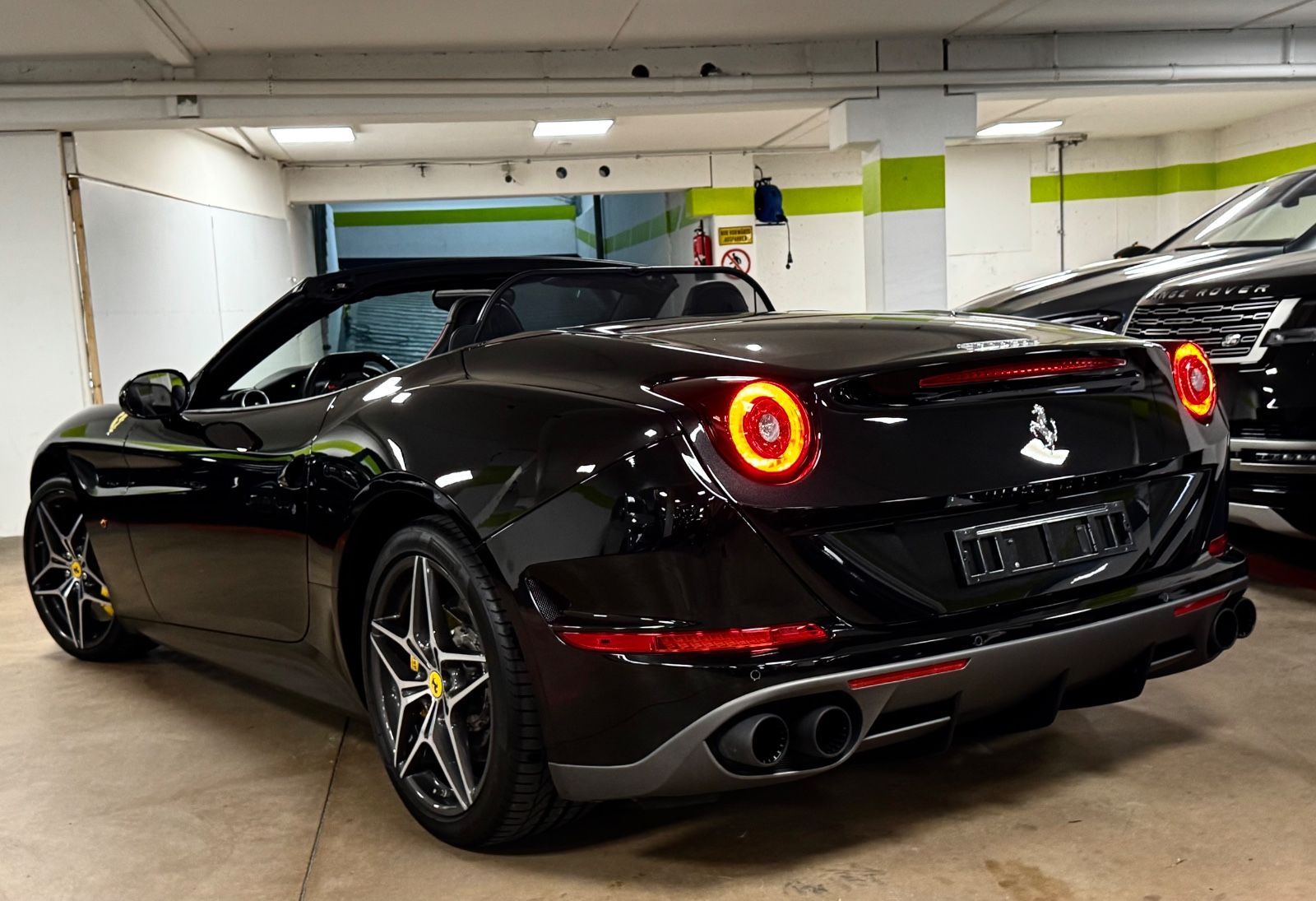 Fahrzeugabbildung Ferrari CALIFORNIA T HANDLING SPECIALE CARBONPACK FULL!