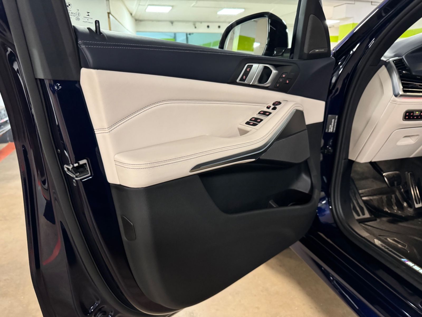 Fahrzeugabbildung BMW X5 M50 i INDIVIDUAL M-SPORT HARMAN KARDON FULL!