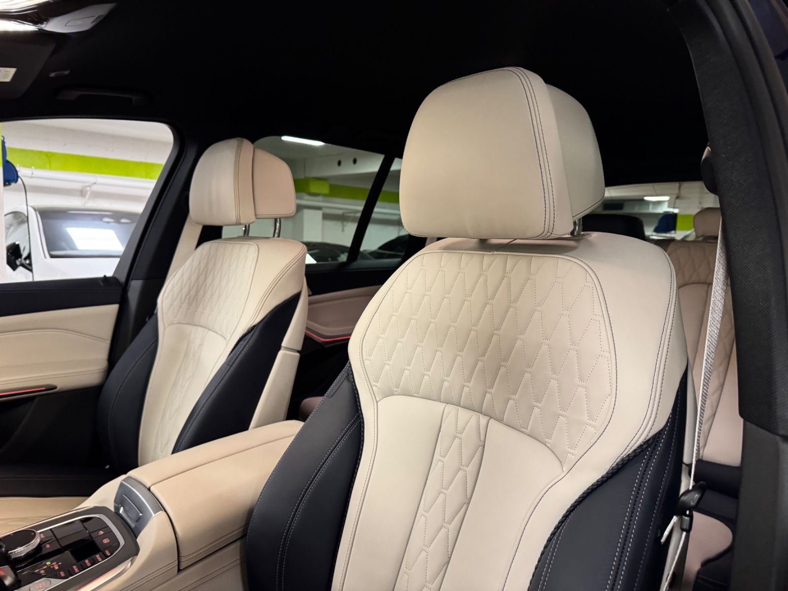 Fahrzeugabbildung BMW X5 M50 i INDIVIDUAL M-SPORT HARMAN KARDON FULL!