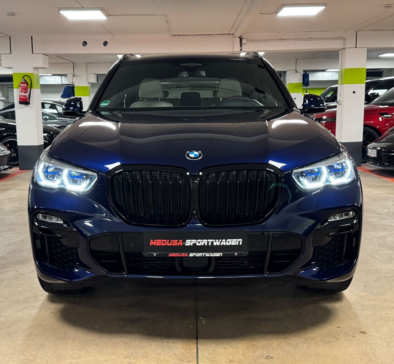 Fahrzeugabbildung BMW X5 M50 i INDIVIDUAL M-SPORT HARMAN KARDON FULL!