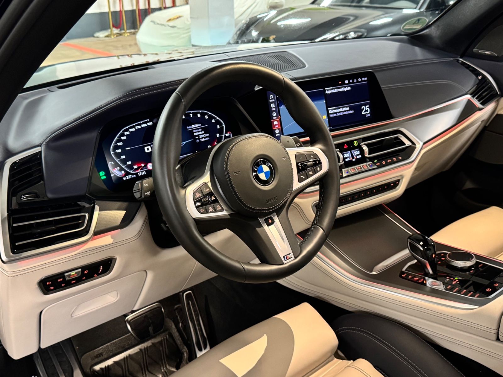 Fahrzeugabbildung BMW X5 M50 i INDIVIDUAL M-SPORT HARMAN KARDON FULL!