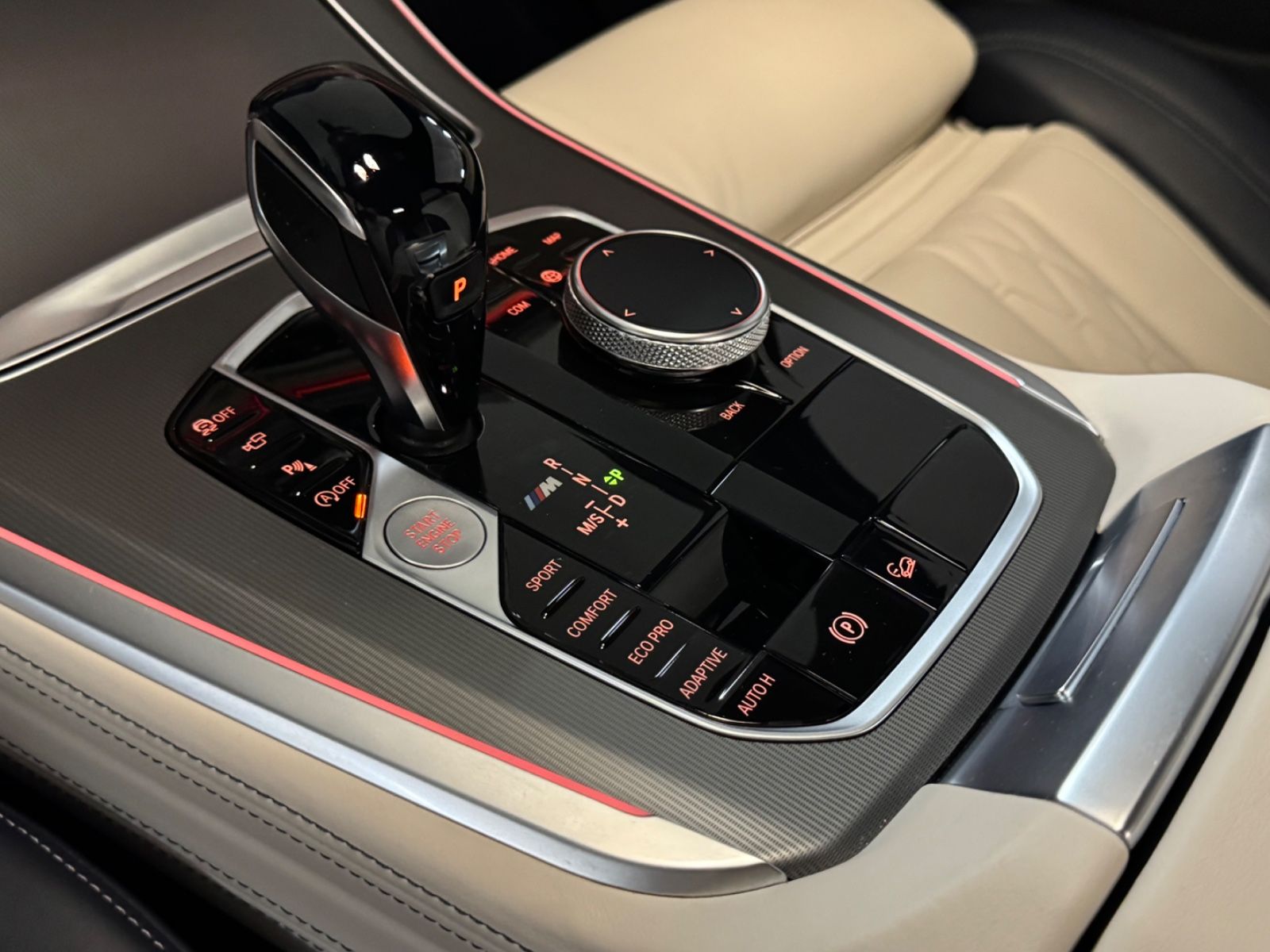 Fahrzeugabbildung BMW X5 M50 i INDIVIDUAL M-SPORT HARMAN KARDON FULL!