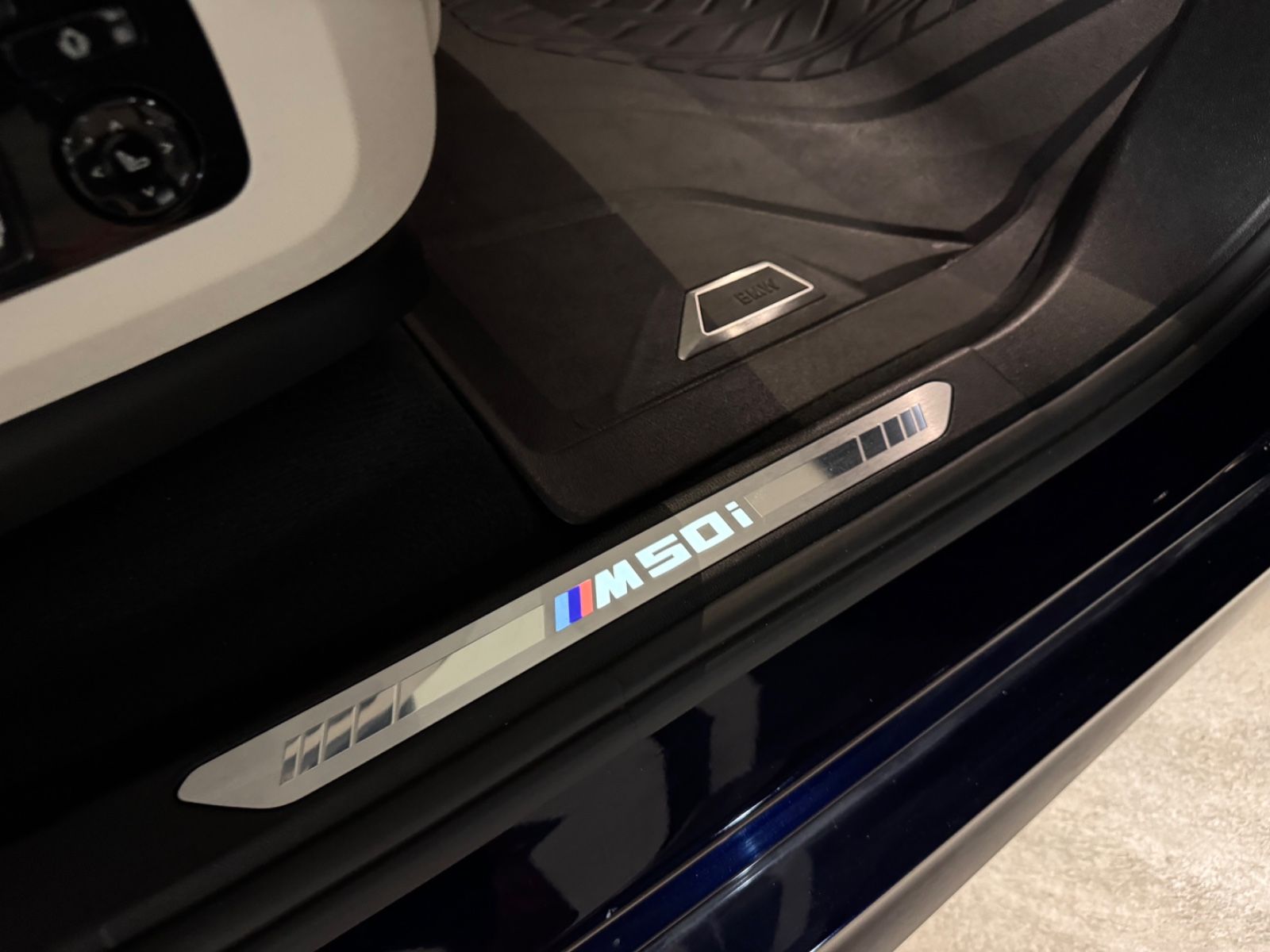 Fahrzeugabbildung BMW X5 M50 i INDIVIDUAL M-SPORT HARMAN KARDON FULL!